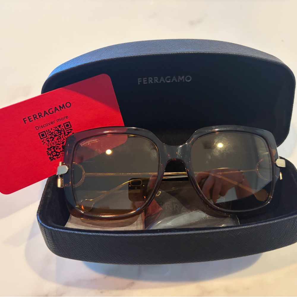 Ferragamo Gancini 55mm Brown Sunglasses 🤎